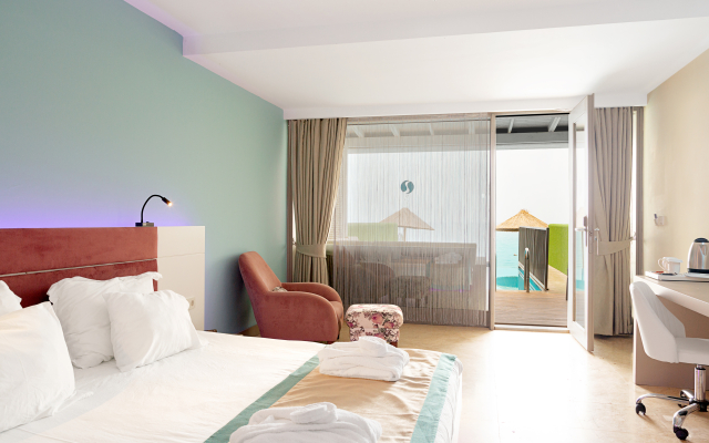 Flora Garden Beach Hotel
