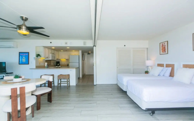 Two Bedroom Condo Overlooking Ala Wai Boat Harbor by RedAwning