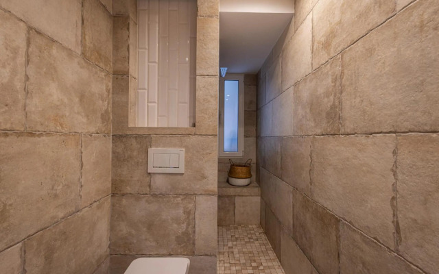 CENTER MODERN 1BR 2Bth TERRACE WI-FI AC