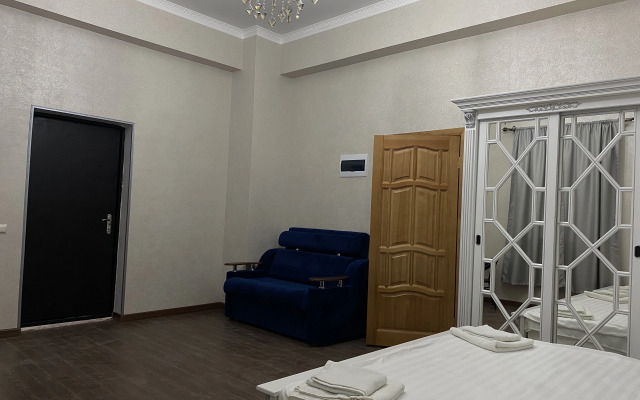 Эльбрус (Сухум)