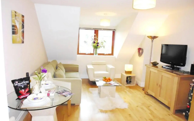 11 Talbot Court Apartment