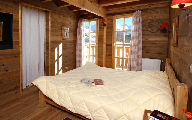 Little gem with fireplace on the slopes in Alpe d'Huez