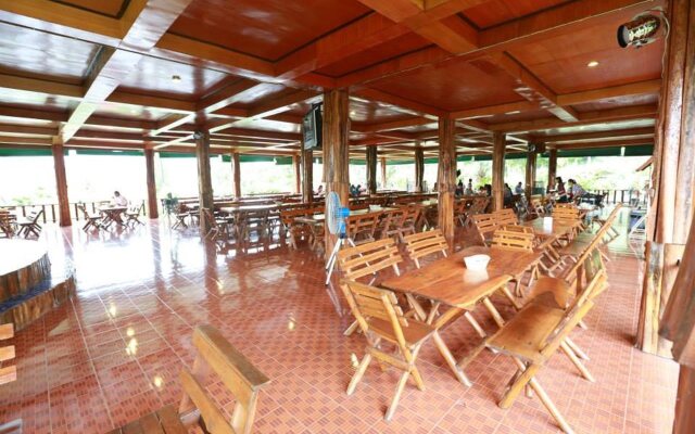 Land Breeze Resort & Hotel Pakchong