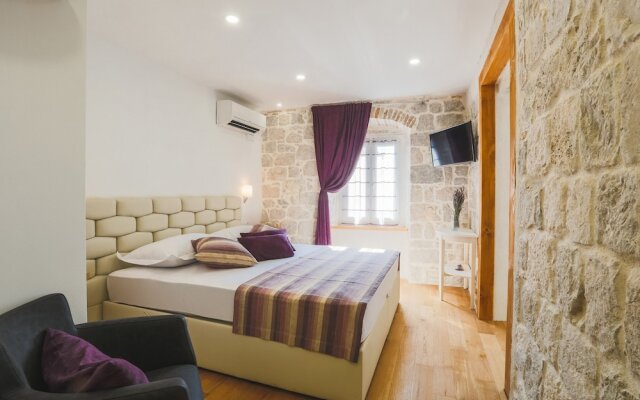 Sir George Luxury Suites