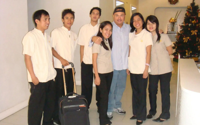 OYO 769 Poblacion Suites Polaris