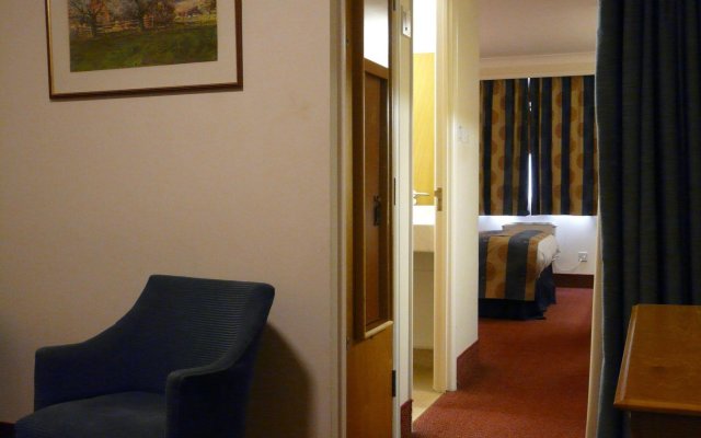 Holiday Inn Cardiff - North M4