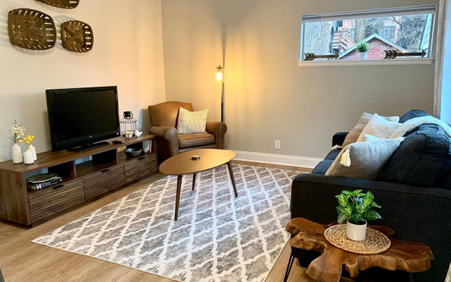 Gorgeous Guest Suite. Walk to Old Town & CSU!