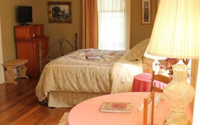 Whispering Pines Bed & Breakfast