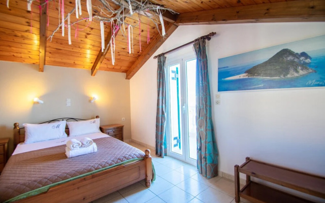 Manthos Beachfront Apts & pool