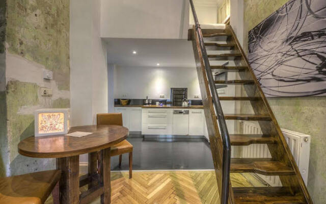 Brody Apartment