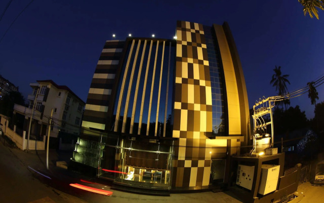 Clover Suites Royal Lake Yangon