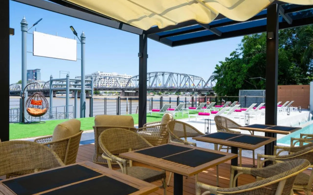 GLOW Bangkok Riverside