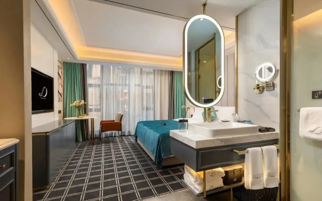 XANA Deluxe International Hotel Dongshankou Metro Station Branch