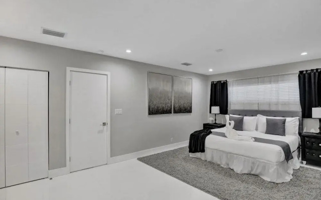 Renovated 5 Br Home with Heated Pool