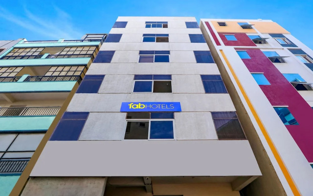 OYO Townhouse 1019 Galaxy Suites