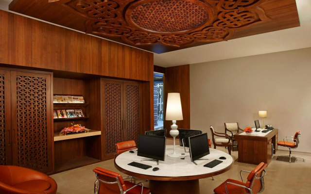 Crowne Plaza Chennai Adyar Park