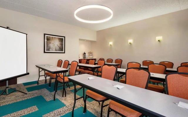 Hampton Inn Philadelphia Mt. Laurel
