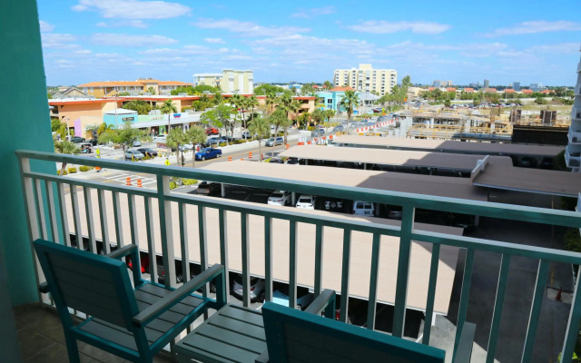 Winter the Dolphins Beach Club, Ascend Hotel Collection