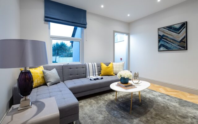 Kings House by Karah Boutiques