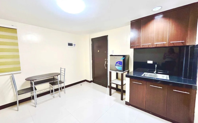 OYO 1045 Rayjan Apartelle