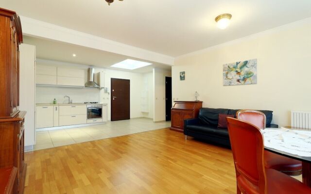 Emerald Apartment