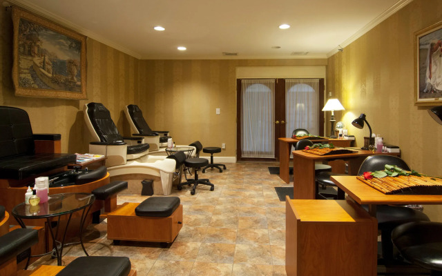 Water's Edge Resort & Spa