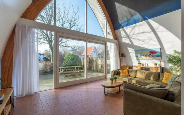 Coastal Villa With Jacuzzi