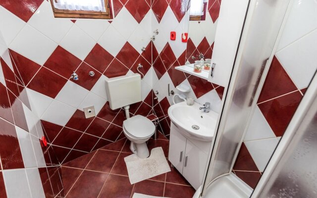 Awesome Home in Povljana With Wifi and 2 Bedrooms