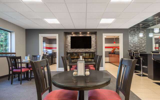 Ramada by Wyndham Catlettsburg/Ashland