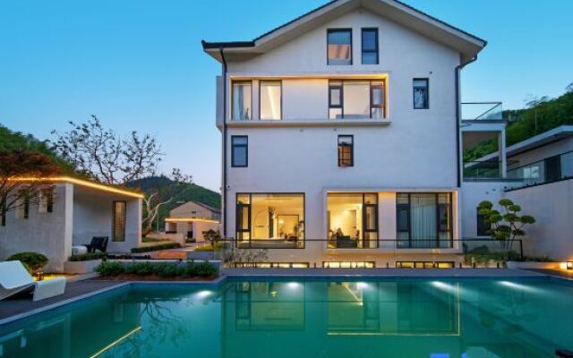 Yuanwu·TOWU Hot Spring Designer Meisu (Anji Yunshang Grassland Store)