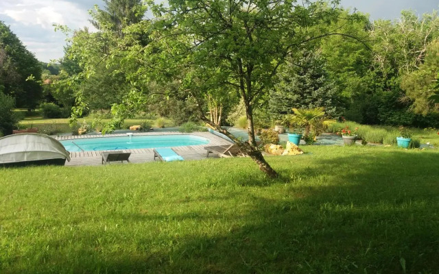 Le Clau Des Cerisiers