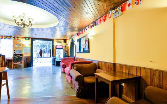 Le Tour Traveler's Rest Youth Hostel