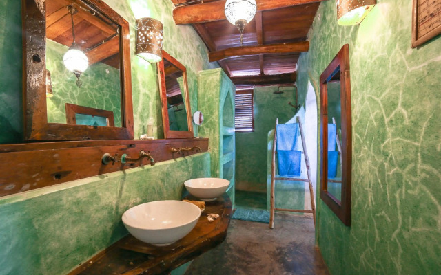 Mr Kahawa Waterfront Suites