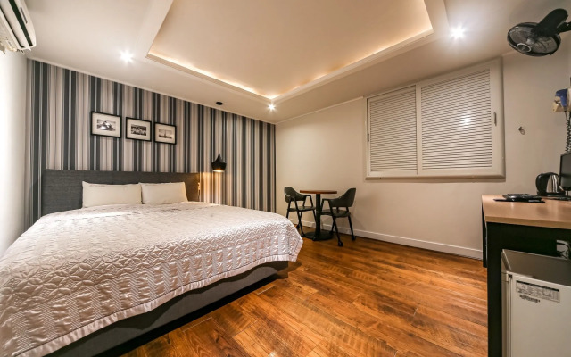 Pohang Daedodong White