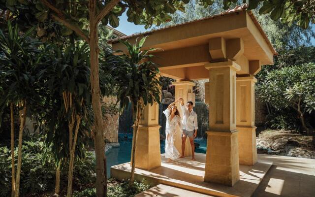 Dusit Thani LakeView Cairo