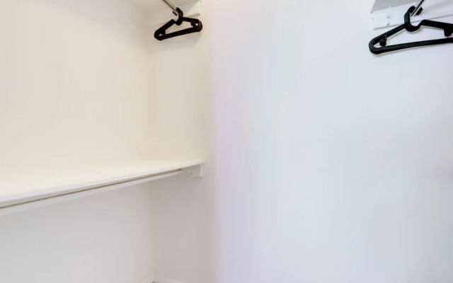 Exclusive Condo with Gym in Crystal City