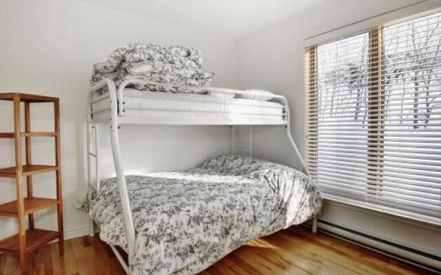 Chalet - 585 Chemin Du Hibou