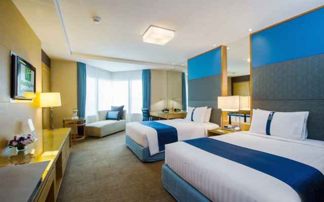 Holiday Inn Bangkok Silom by IHG