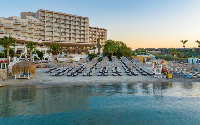Design Plus Seya Beach Hotel
