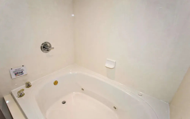 Whispering Pines 211