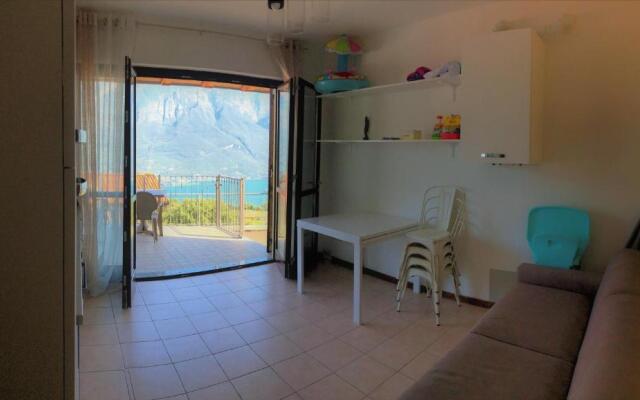 La Quiete 07 lake view Apartment by Gardadomusmea