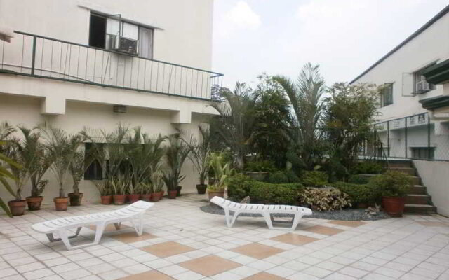 Garden Plaza Suites