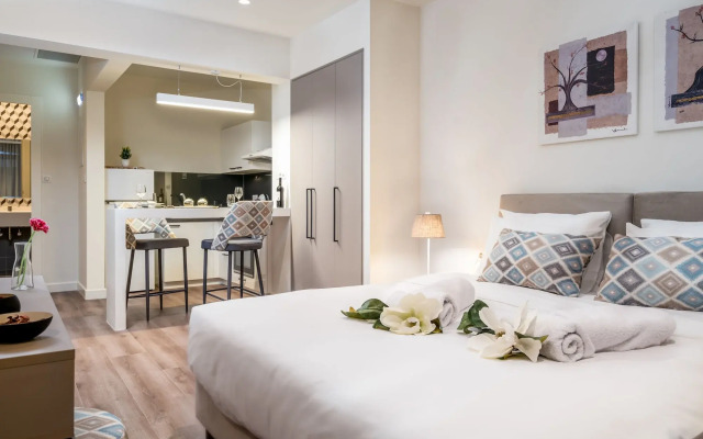 Urban Nest - Suites & Apartments