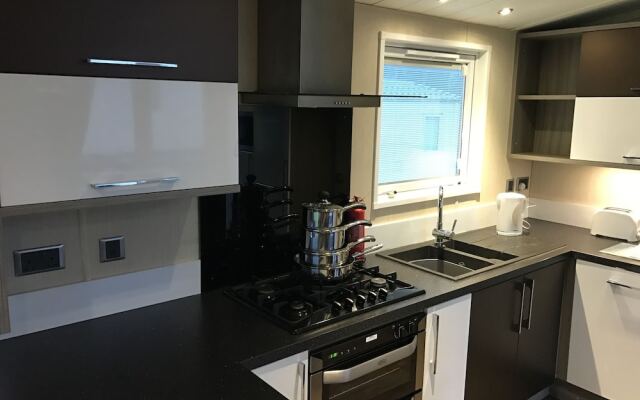 Craig Tara Deluxe Caravan Holidays