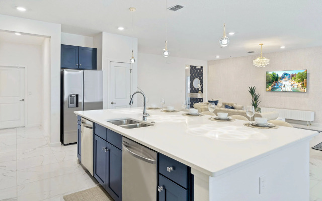 Upstay - 31-guest Home w Pool-hot Tub-cinema-games