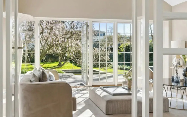 Sanders Swan - Marvellous Villa Close to the Center of Copenhagen