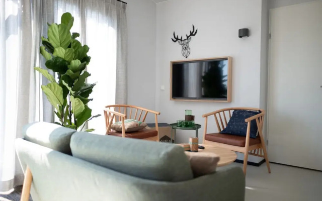 Modern Lodge With Dishwasher, Near the Beach