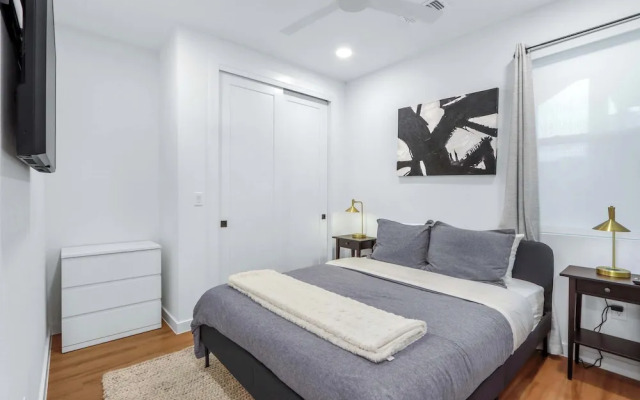 Creekside Modern Condo for 4