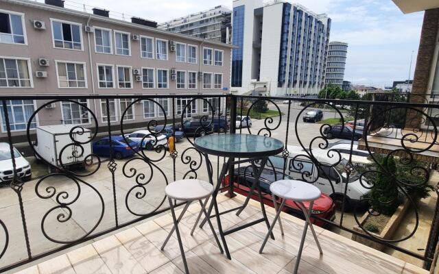 Apartments on Subtropical street 6