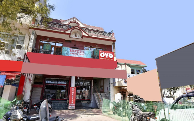OYO 87525 Hotel Green